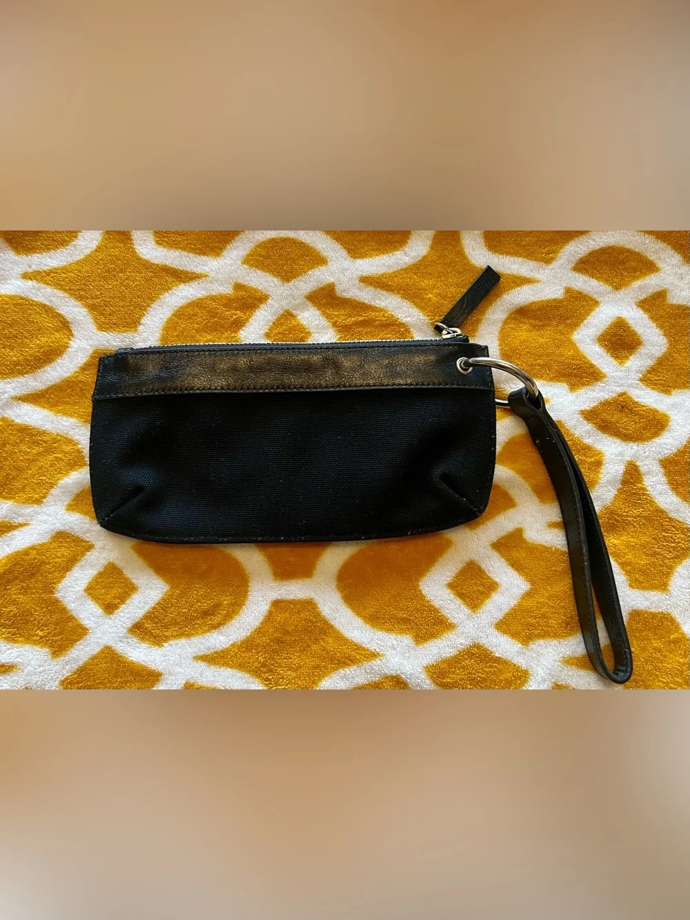 Banana Republic Black Wristlet Wallet Pouch w/ Zipper & Wrist Strap, Solid